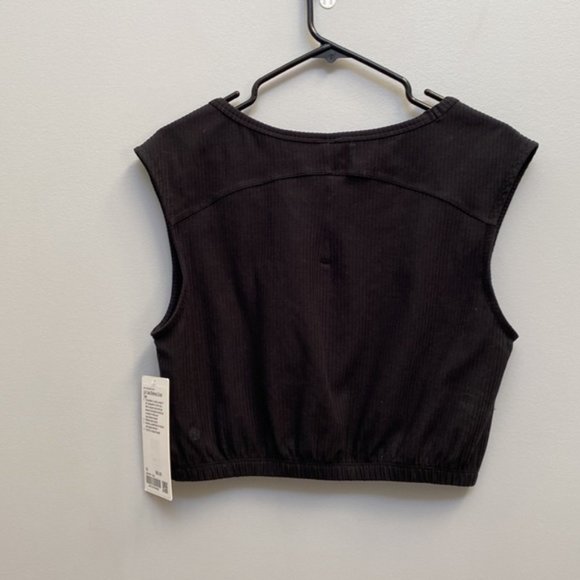 ❗️SOLD❗️Lululemon LA Cap Sleeve Crop Tee Size 10 - Picture 3 of 5